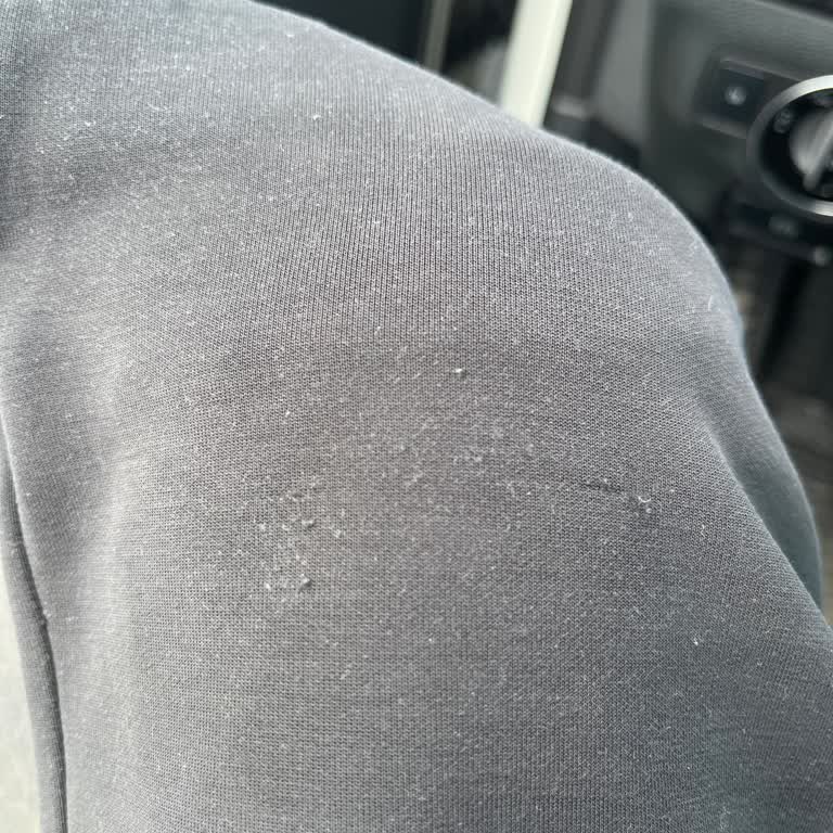 Oysho'da 2000 TL'lik Eşofman Altı Kumaş Bozukluğu Ve Personelin İlgisiz Tutumu