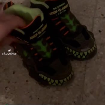 Skechers İki Üç Kullanım Sonrası Işıkları Yanmıyor