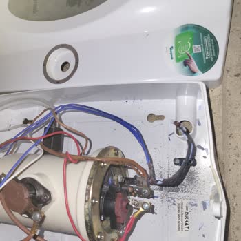 Şofben İç Tesisatı Yandı Ve Elektrik Çarpması Yaşadım Güvenlik Riski Ücretsiz Değişim Talebi