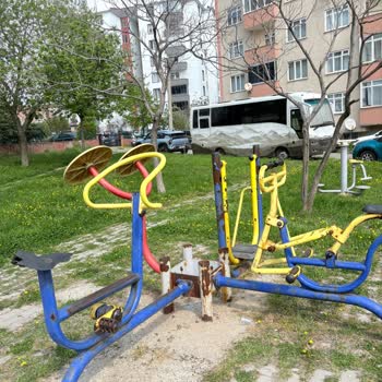 Şükrüpaşa Mahallesi Park Ve Spor Alanında Güvenlik Ve Bakım Eksikliği