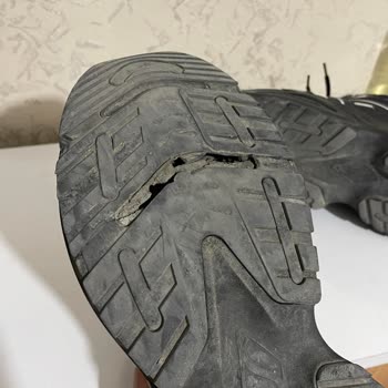 Skechers Ayakkabısının Alt Tabanı Kısa Sürede Ayrıldı, Ücret İadesi Talebi