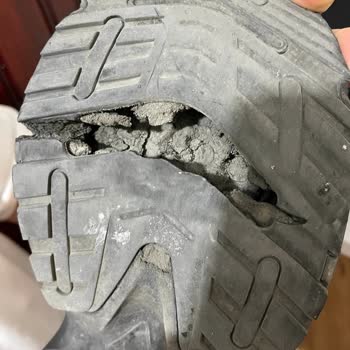 Skechers Ayakkabısının Alt Tabanı Kısa Sürede Ayrıldı, Ücret İadesi Talebi