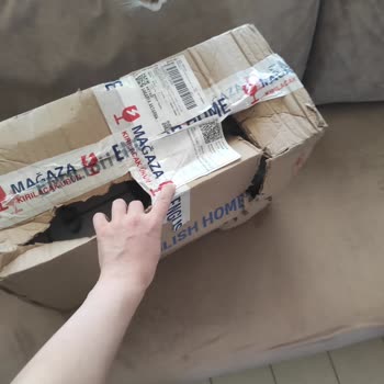 Sürat Kargo Adrese Teslim Etmiyor Ve Kargoda Hasar Oluştu