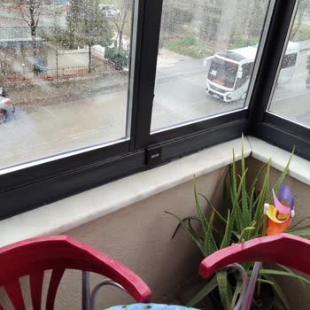 Yağışta Su Sızdıran Cam Balkonun Acil İncelemesi