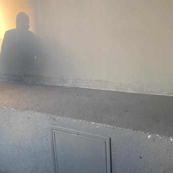 Espressolab Şubesinde Görünür Yasak İşareti Olmadan Oturması Yasak Duyulan Müşteriye Kaba Davranış