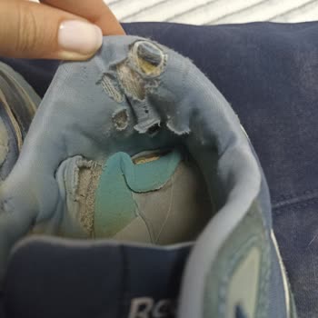 Reebok Ayakkabısının İç Astarı Yırtıldı, Kullanıcı Hatası İddiası Kabul Edilemez