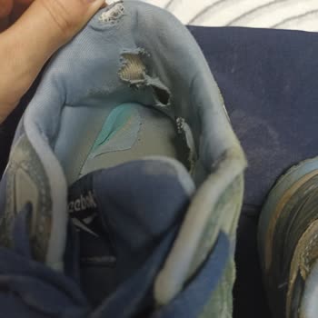 Reebok Ayakkabısının İç Astarı Yırtıldı, Kullanıcı Hatası İddiası Kabul Edilemez