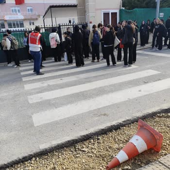 Okulun Çocukları Almayışı Ve Haksız Devamsızlık Kayıtları İçin Özür Ve Düzeltme Talebi