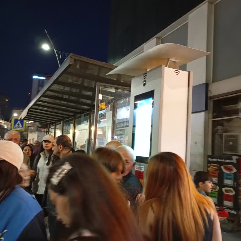 132P Otobüsü Bir Saat Gecikmesiyle Yolcuları Mağdur Etti