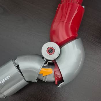 Dyson V12 Süpürge Adaptörünün Kısa Sürede Kırılması Ve Ücretsiz Değişim Talebi