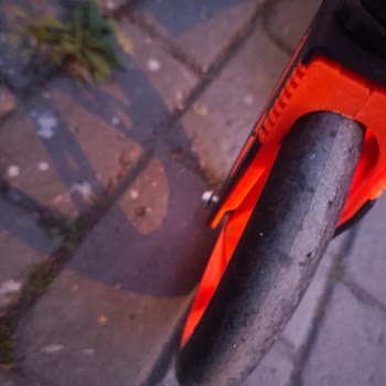 Çocuk Scooter'ında Vidalar Kısa Sürede Düşerek Güvenlik Riski Oluşturdu