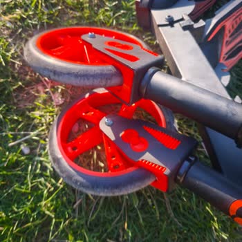 Çocuk Scooter'ında Vidalar Kısa Sürede Düşerek Güvenlik Riski Oluşturdu