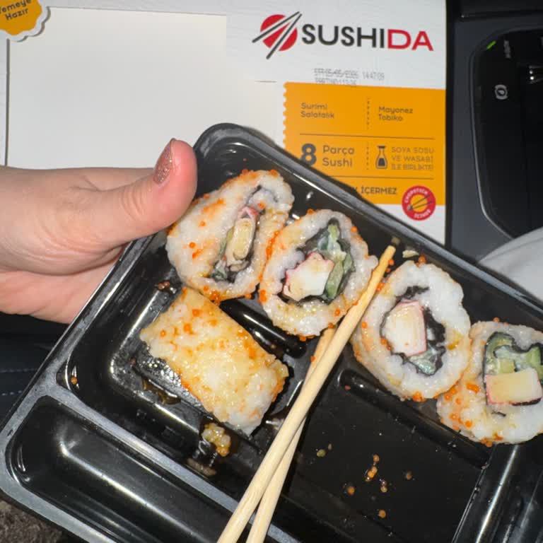 Dardanel Sushida California Roll’da Havyar ve Soya Sosu Yetersizliği