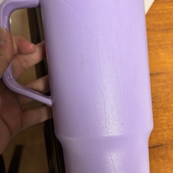 A101 Satışta Kontrol Edilmemiş Kırık Termos Ve Mağaza Çalışanlarının Suçlayıcı Davranışı