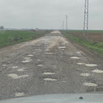 Oklalı Köyü Yolları Sıcak Asfaltla Yenilenmeli, Güvenlik Riski