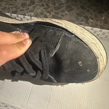 Kısa Sürede Aynı Noktada Yırtılan Deri Ayakkabı Ve Mağaza Tarafından Haksız Suçlama