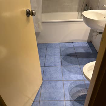 Yan Odada Gürültü Ve Cevapsız Şikayet, Otel Koşulları Kötü