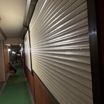 Yan Odada Gürültü Ve Cevapsız Şikayet, Otel Koşulları Kötü