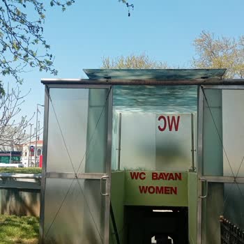 Kadıköy Rıhtım Umumi Tuvaletinde Kartla Ödeme Reddi Ve Nakit Zorunluluğu