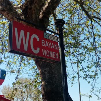 Kadıköy Rıhtım Umumi Tuvaletinde Kartla Ödeme Reddi Ve Nakit Zorunluluğu