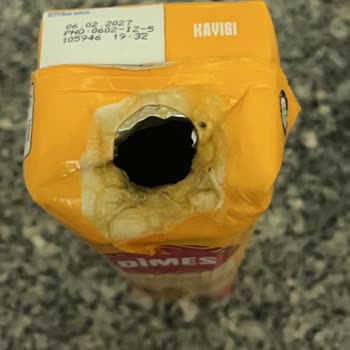 Migros Dimes Kayısı Suyu Kapakta Küf Ve Suda Kağıt Parçaları