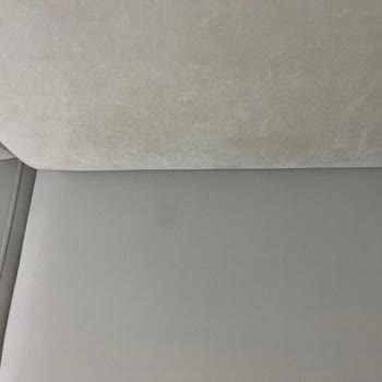 Ayıplı Koltuk Tekrar Geldi: Yanlış Kumaş Ve Kusurlu Kolçaklar