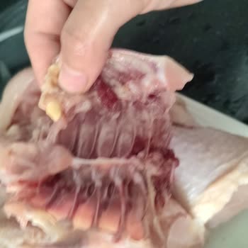 Anpa AVM'de Satılan Lezita Tavuk Ürününde Bozulma Ve Sağlık Riski