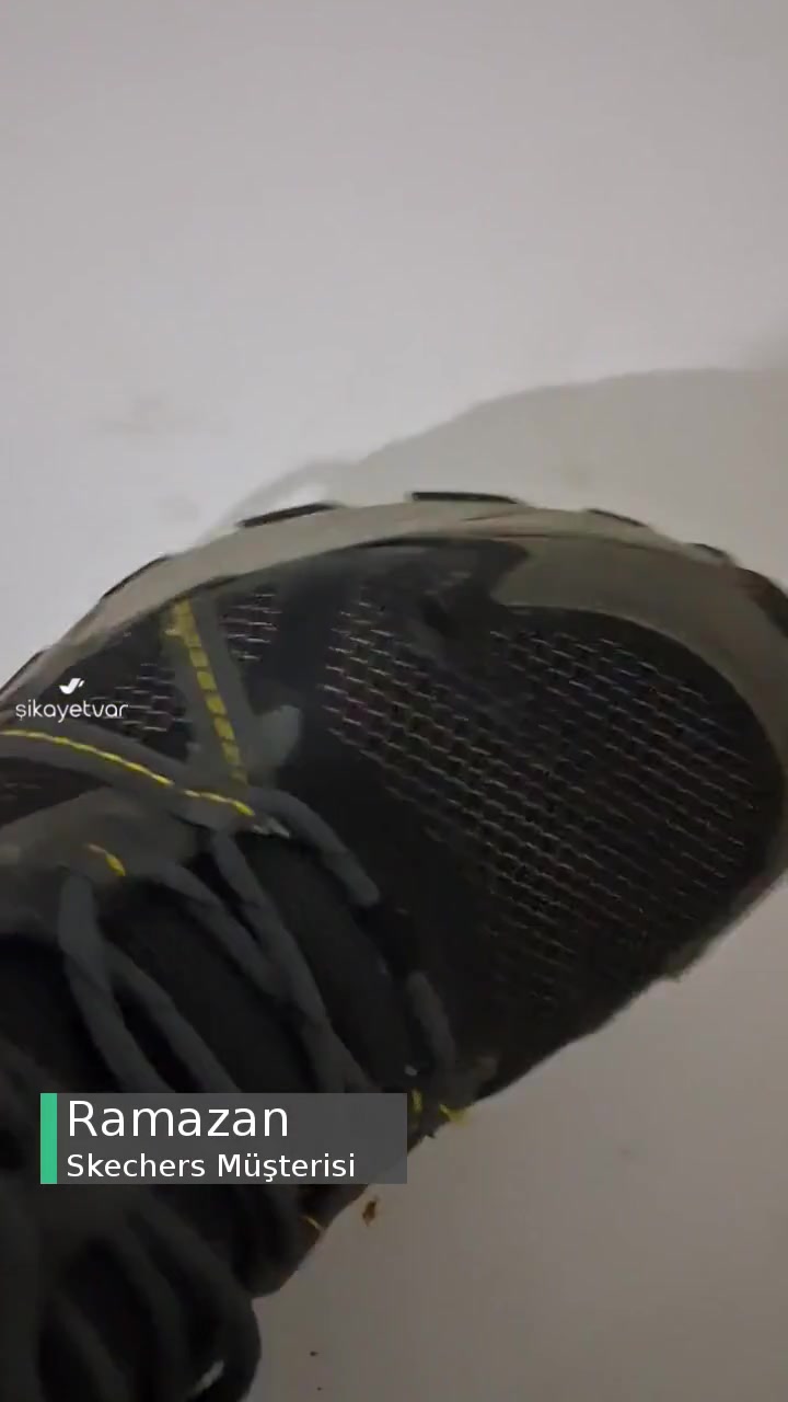 Skechers Sıkıntılı Bir Ayakkabı! videonun kapak resmi