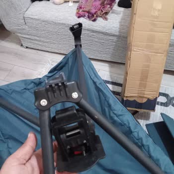 Kırık Alt Göbek Mekanizmasıyla Güvenli Olmayan Bebek Beşiği Acil Değişim Talebi