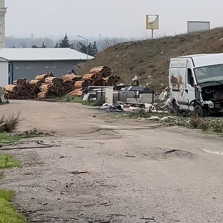 Amasya Halk Otobüsleri Kavşaklarda Dikkatsiz Sürüşle Güvenliği Tehlikeye Atıyor