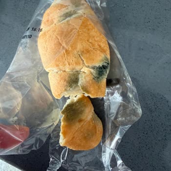 A101 Şubesinde Küflü Nimet Kruvasanı İçin İade Ve Hijyen Şikayeti