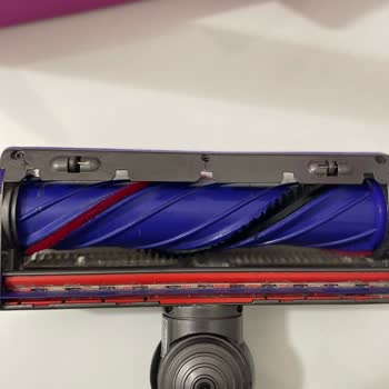 Dyson V8 Halı Başlığındaki Vida Çatlaması İçin Garanti Kapsamında Değişim Talebi