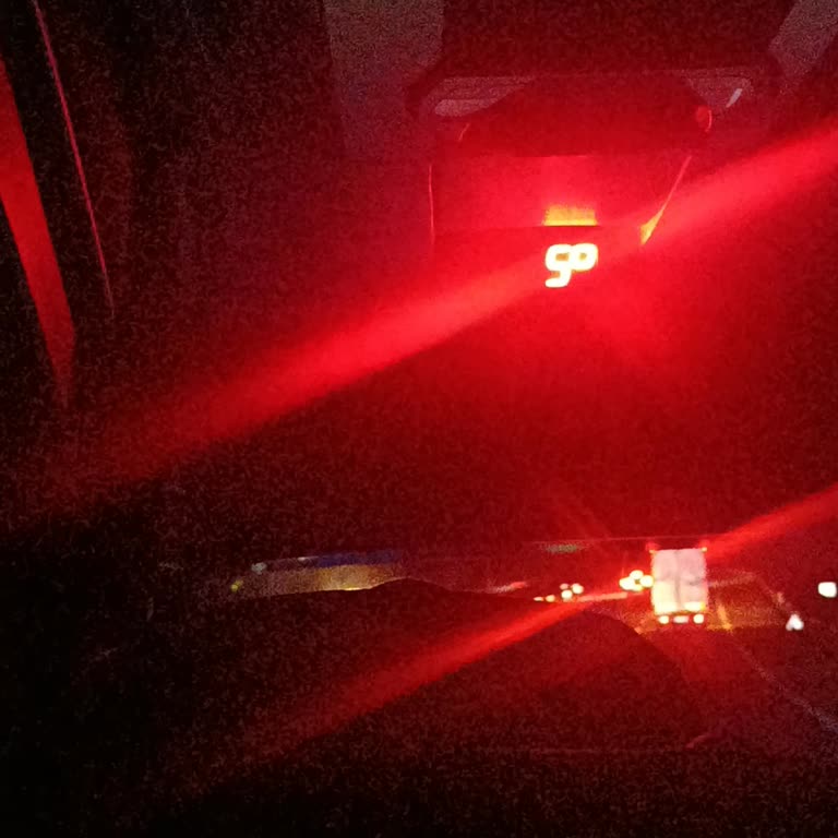 Araç İçinde Klimasız Ve Açık Cam Nedeniyle Uzun Yolculukta Üşüdüm