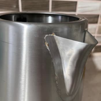 Yeni Alınan Çay Makinesinde Paslanma, Ücret İadesi Talebi