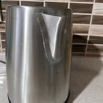 Yeni Alınan Çay Makinesinde Paslanma, Ücret İadesi Talebi