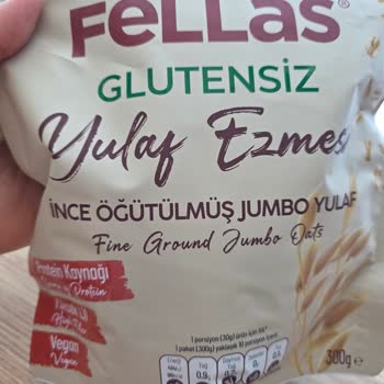 Fellas Glutensiz Yulaf Ezmesi Sütle Karıştırıldığında Acı Tat Veriyor