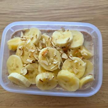 Fellas Glutensiz Yulaf Ezmesi Sütle Karıştırıldığında Acı Tat Veriyor