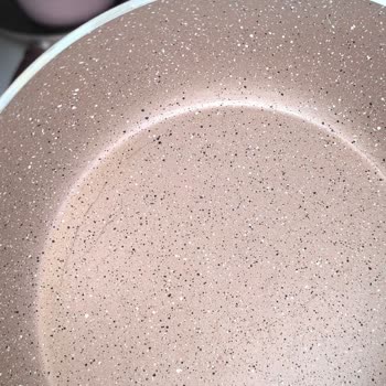 Karaca Züccaciye Tencere Setinde Çizik Ve Soyulma, Acil Değişim İsteği