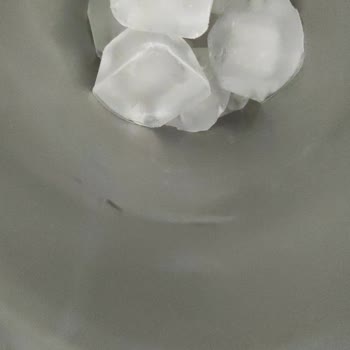 Isı Yalıtımı Sağlamayan Ve İç Yüzeyi Paslı Olan Termos İçin Tam İade Talebi