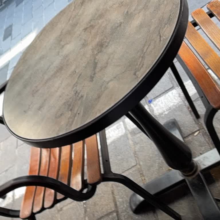 Kadıköy'de Tavuk Dünyası Çalışanlarının Kadına Yönelik Uygunsuz Sözleri