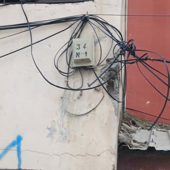 Teknik Ekip Gelmedi Ve İnternet Sürekli Kesiliyor