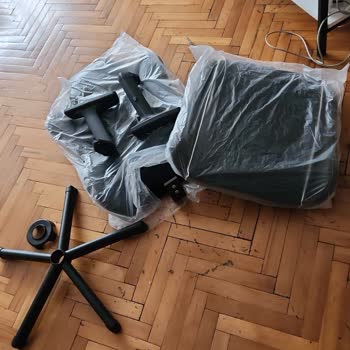 Eksik Parçalı Oyuncu Sandalyesi Ve Hasarlı Ürünler