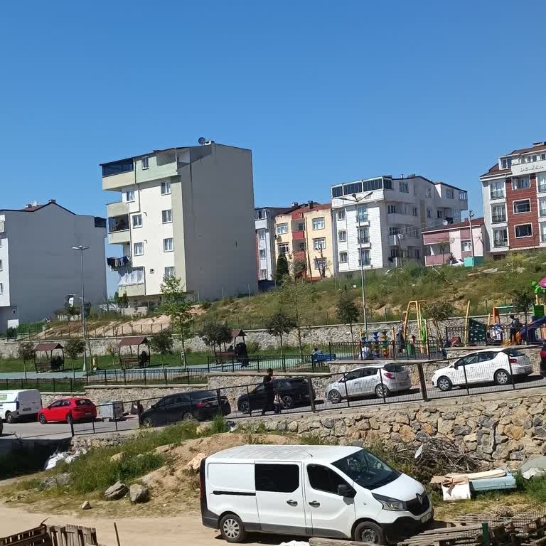 Acil Hız Kesici Talebi Çocuk Parkı Yolunda Güvenlik Tehlikesi