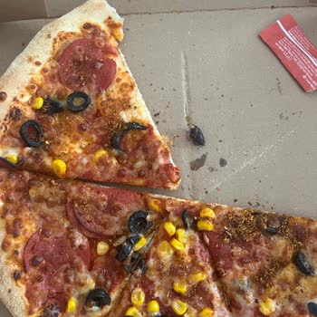 Pizza Siparişinde Zeytin Çekirdeği Bulması Ve Ücret İadesi Talebi