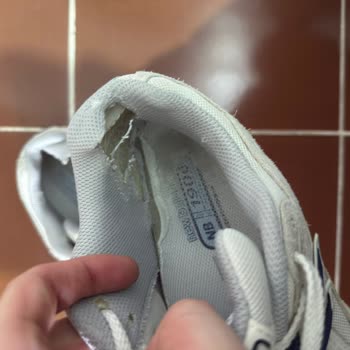 Sneaks Up Mağazasındaki Ayakkabı Arızası Ve Fatura Sorunu Nedeniyle Hizmet Hayal Kırıklığı