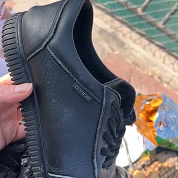 Kısa Sürede Deri Spor Ayakkabının Yağmurda Beyazlaması Ve Tuzlanması