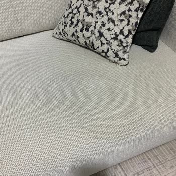 Kumaş Kalitesi Sorunu Nedeniyle Mondi Koltukta Kalıcı Lekeler Ve Garanti İhlali