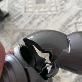 Dyson V11 Turbo Başlığı Kırıldı, Müşteri Hatası İddia Edildi, Garanti Kapsamı Dışında