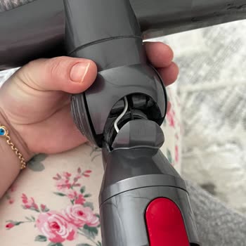 Dyson V11 Turbo Başlığı Kırıldı, Müşteri Hatası İddia Edildi, Garanti Kapsamı Dışında