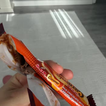 Kırık Ve Eksik Ülker Caramio Çikolatası İle Yaşanan Hayal Kırıklığı